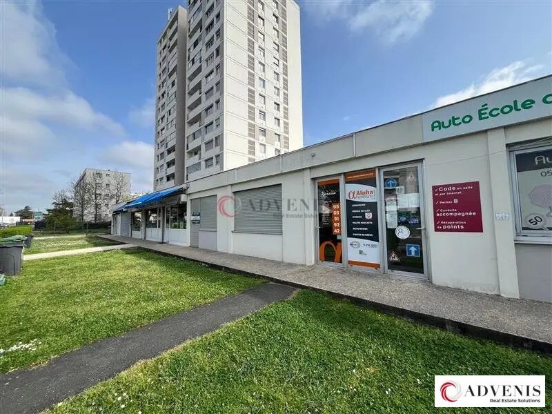 Office in Mérignac for sale Building Photo- Image 1 of 8