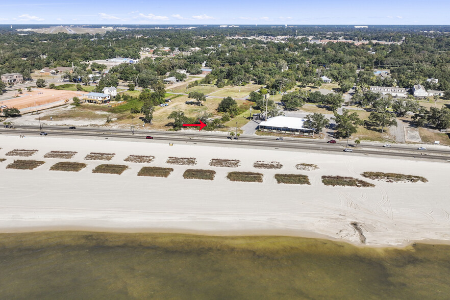 538 Beach Dr, Gulfport, MS for sale - Building Photo - Image 3 of 7