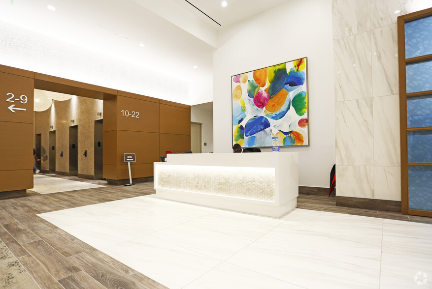 128 S Tryon St, Charlotte, NC for rent - Lobby - Image 3 of 25