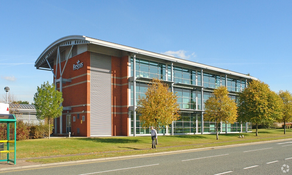 Herons Way, Chester to rent - Building Photo - Image 3 of 11