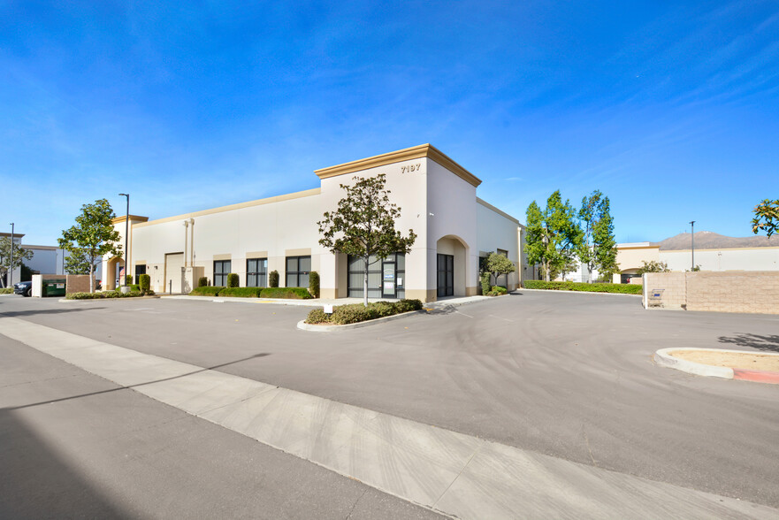 7197 Old 215 Frontage Rd, Riverside, CA for sale - Building Photo - Image 1 of 11