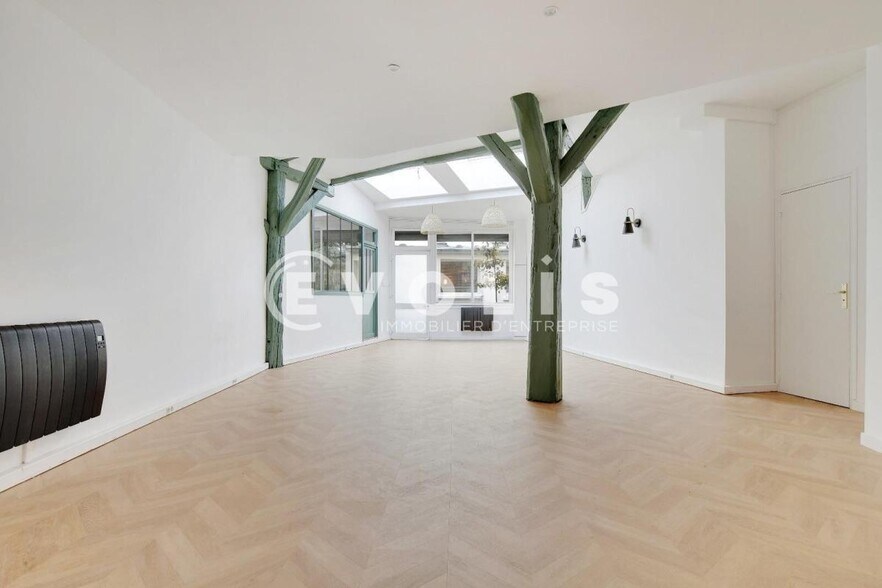 Office in Paris for sale - Interior Photo - Image 1 of 9