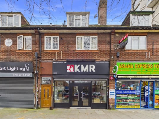 1375 High Rd, London to rent - Primary Photo - Image 1 of 10