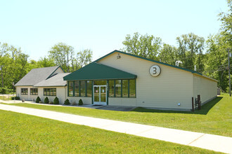 6885 Jackson Rd, Ann Arbor, MI for rent Primary Photo- Image 1 of 7