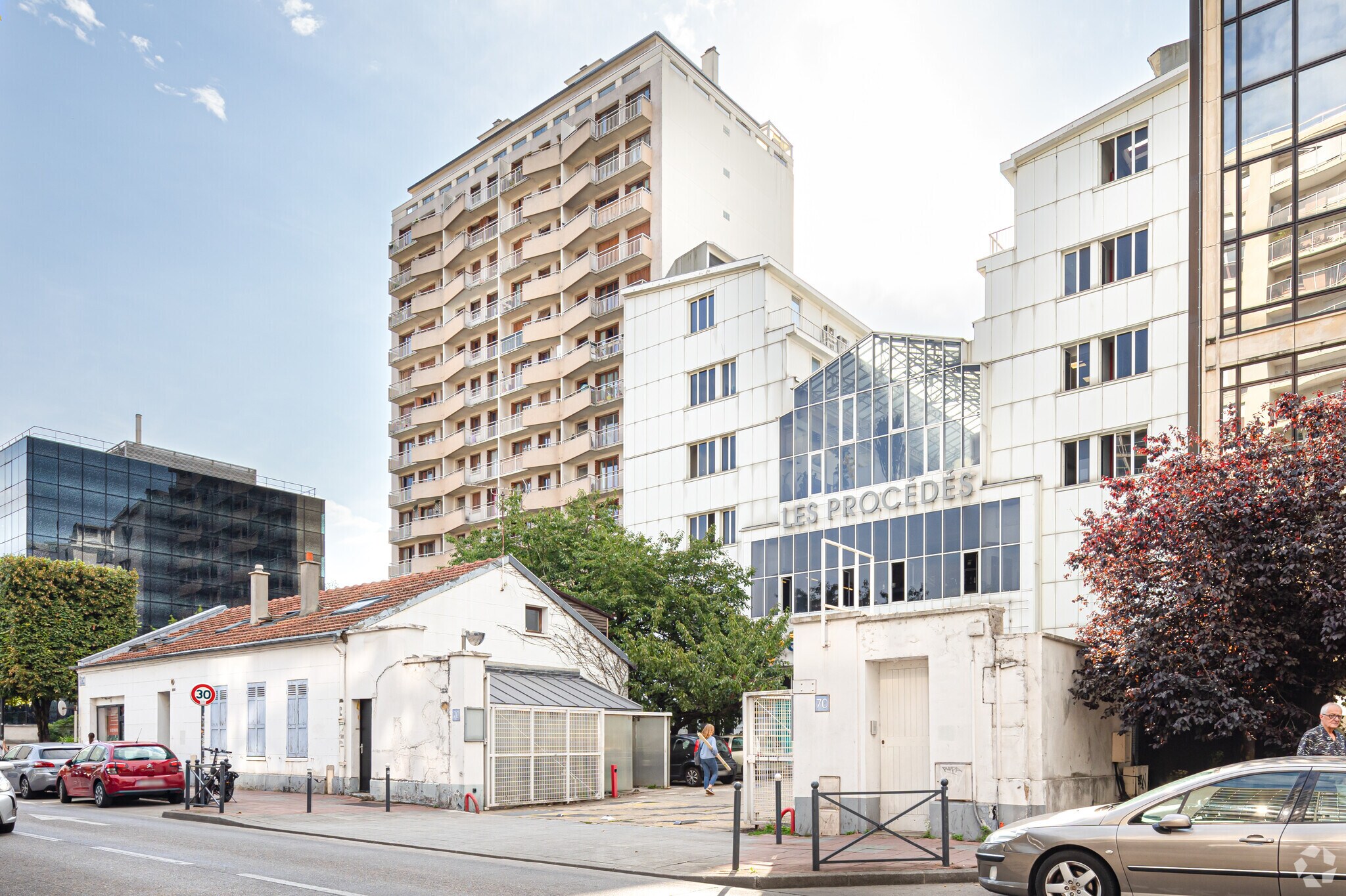 Office in Vanves to rent Primary Photo- Image 1 of 3