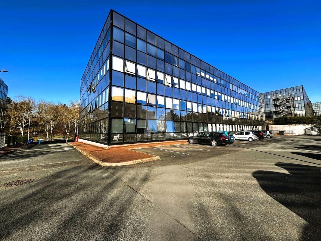 Office in Évry-Courcouronnes for sale Building Photo- Image 1 of 9