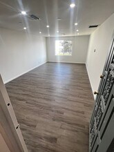 18582 Beach Blvd, Huntington Beach, CA to rent Interior Photo- Image 2 of 2