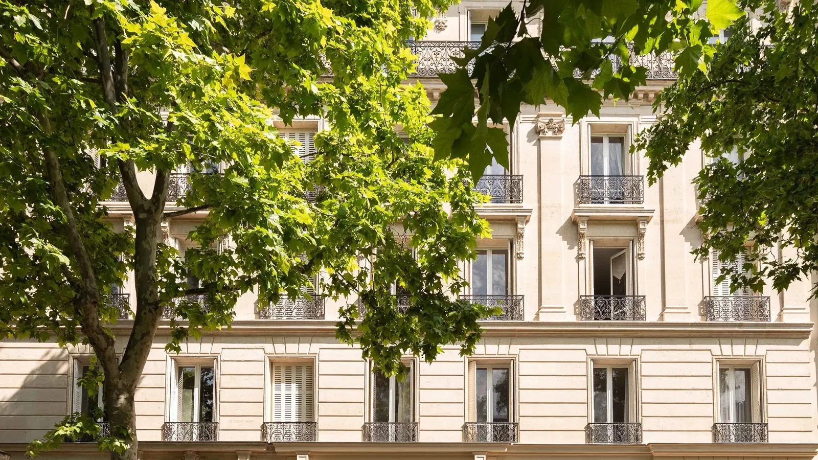 Build-to-Rent in Paris for sale Building Photo- Image 1 of 4
