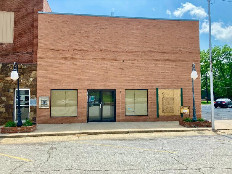 105 W Main St, Oilton, OK for rent - Building Photo - Image 2 of 14