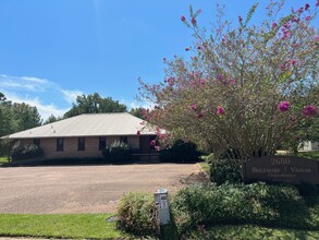 2680 River Ridge Dr, Jackson, MS for rent Building Photo- Image 1 of 11