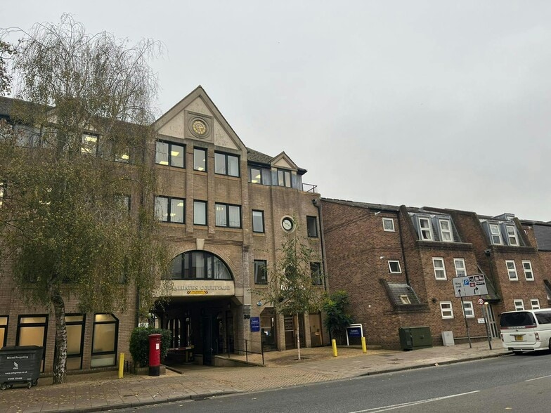 38 St. Aldates, Oxford to rent - Building Photo - Image 2 of 7