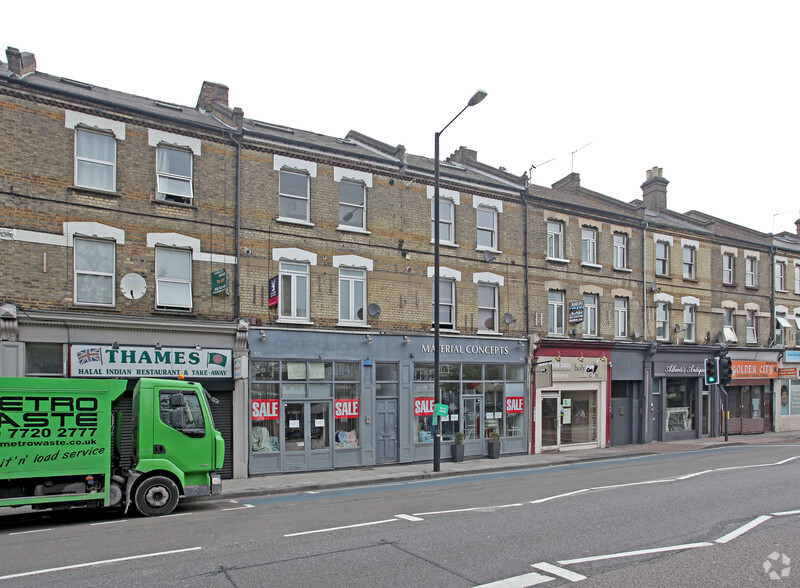 168-170 Battersea Park Rd, London for rent - Building Photo - Image 2 of 3