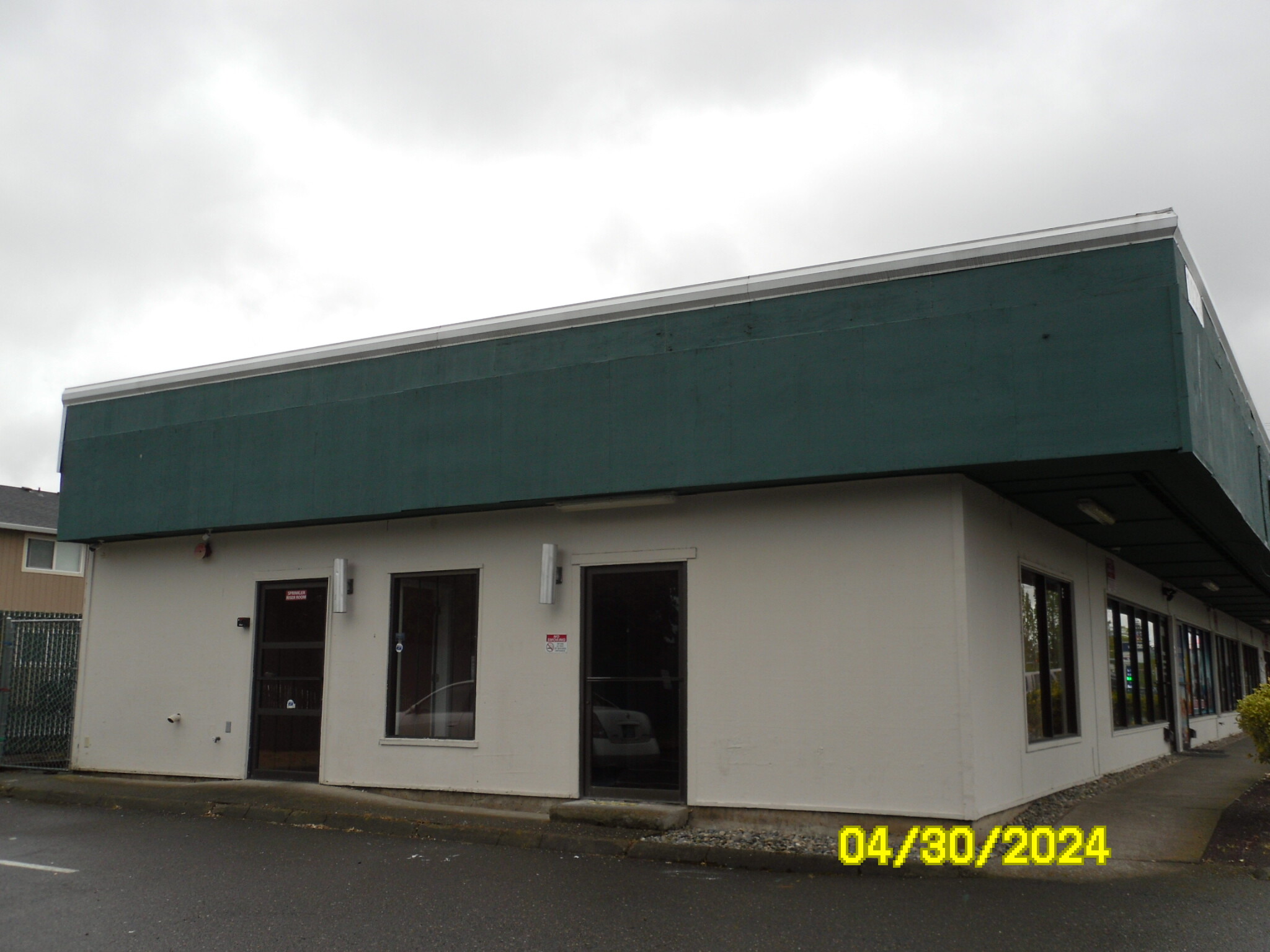 10214-10304 SE Mill Plain Blvd, Vancouver, WA for rent Building Photo- Image 1 of 1