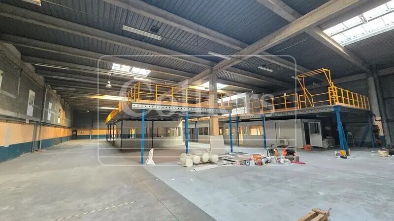 Office in Vitrolles to rent - Building Photo - Image 1 of 6