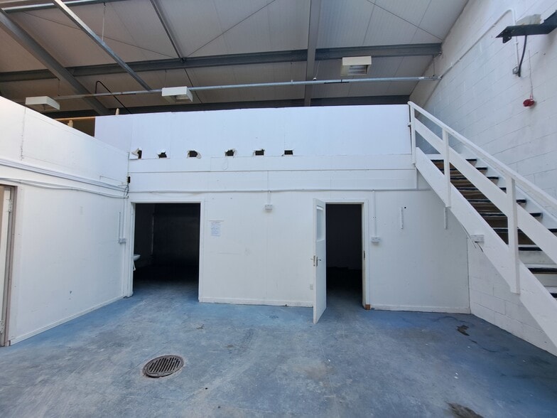 32-36 Allerdyce Dr, Glasgow to rent - Building Photo - Image 3 of 4