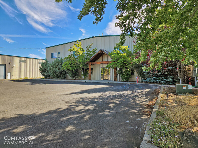 63360 Powell Butte Hwy, Bend, OR for rent - Building Photo - Image 1 of 10