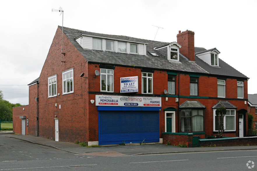 412 Bury Rd, Rochdale for rent - Primary Photo - Image 1 of 3