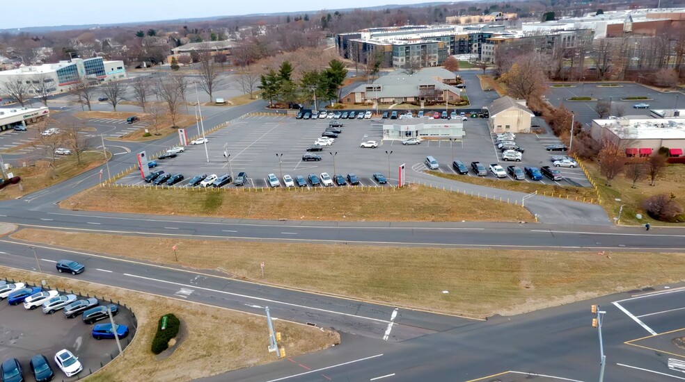 2240 E Lincoln Hwy, Langhorne, PA for sale - Primary Photo - Image 1 of 12