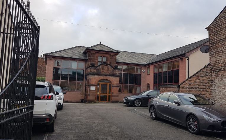 Catherine St, Macclesfield to rent Building Photo- Image 1 of 1