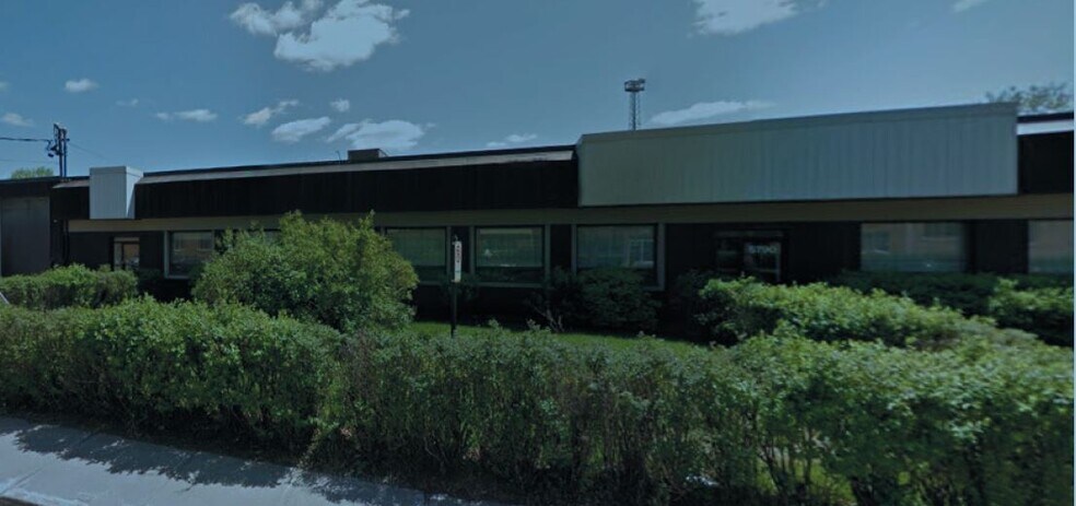 5788 Rue Paré, Mont-Royal, QC for sale - Primary Photo - Image 1 of 1