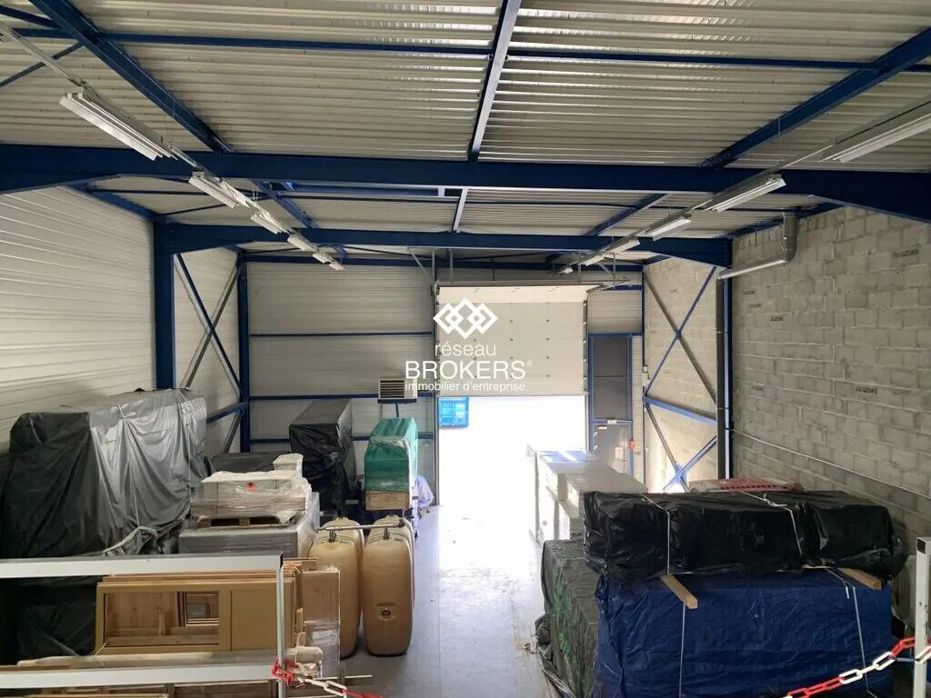 Location Local d'activités 403 m² - Photo 1