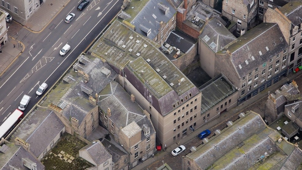 4 Windmill Brae, Aberdeen to rent - Building Photo - Image 2 of 2