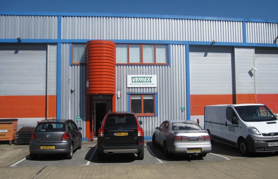 Mead Ln, Hertford to rent - Building Photo - Image 3 of 10