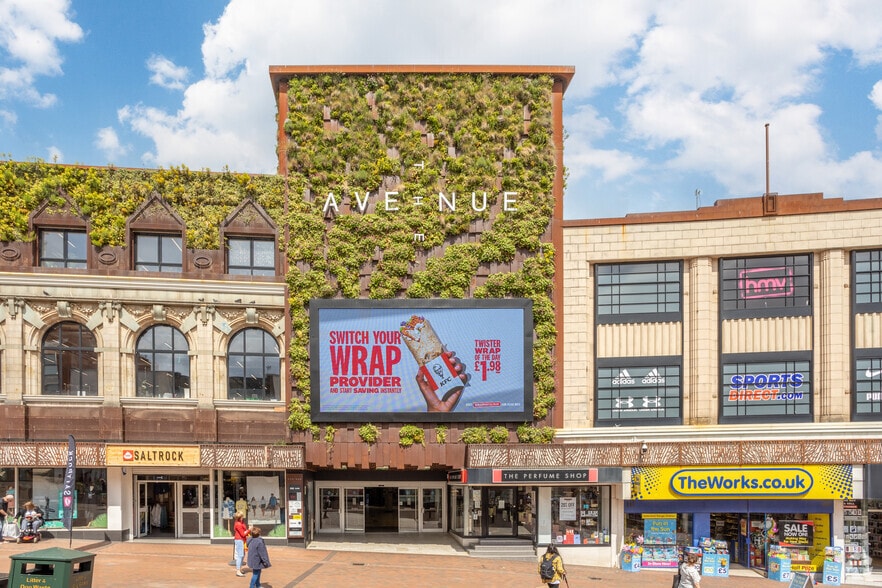 Commercial Rd, Bournemouth to rent - Building Photo - Image 3 of 5