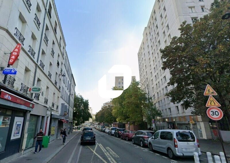 Retail in Paris for sale Building Photo- Image 1 of 2
