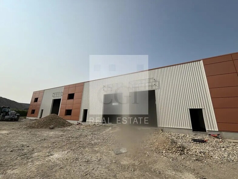 Light Industrial in Chassieu to rent - Building Photo - Image 2 of 11
