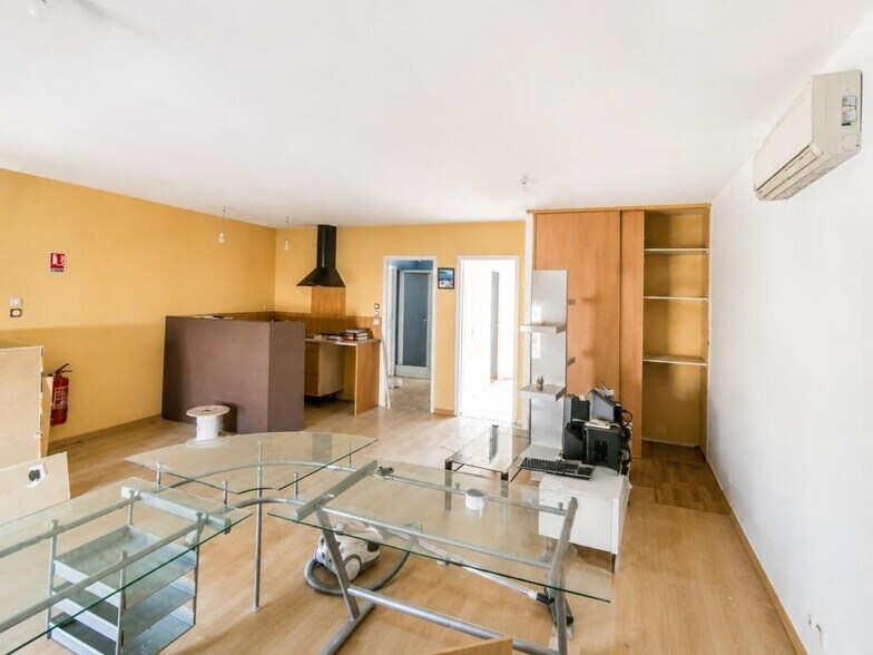Light Industrial in Toulouse for sale - Interior Photo - Image 2 of 7