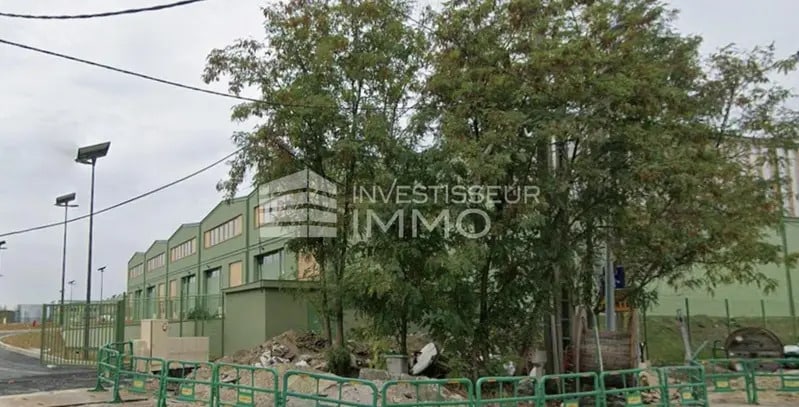 Light Industrial in Stains to rent Building Photo- Image 1 of 6