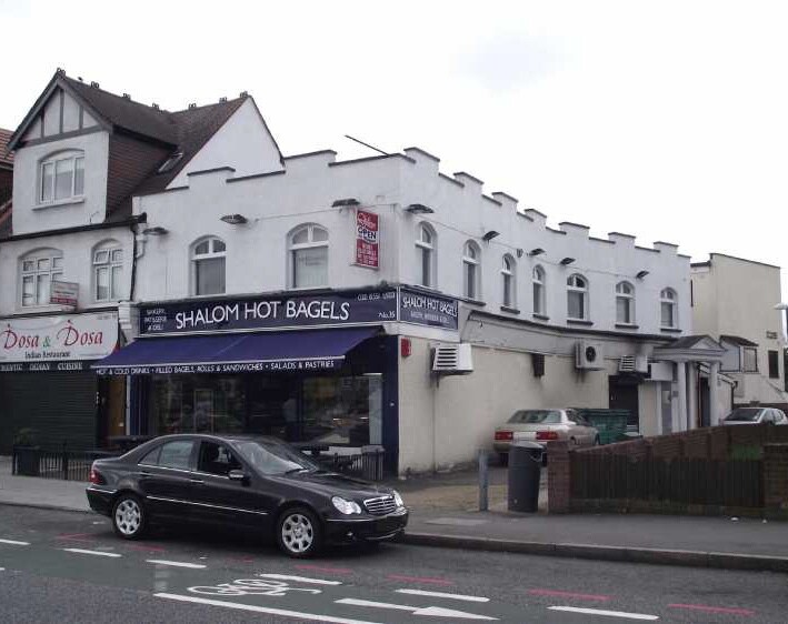 35 Woodford Ave, Ilford for sale Primary Photo- Image 1 of 1