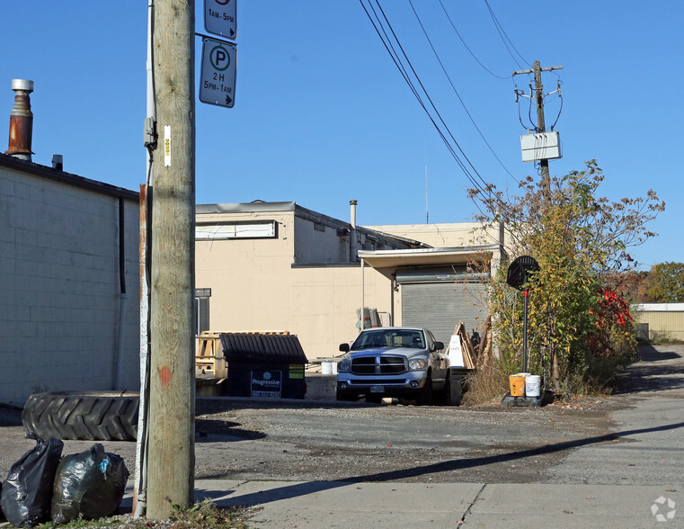 150 Chatham St, Hamilton, ON for sale - Building Photo - Image 3 of 3