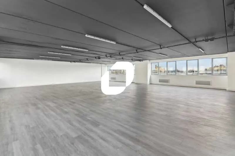 Location Bureaux 190 m² - Photo 1