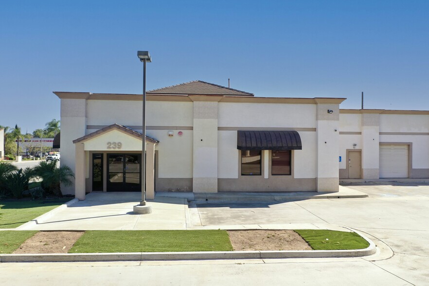 239 N Brea Blvd, Brea, CA for rent - Building Photo - Image 1 of 10