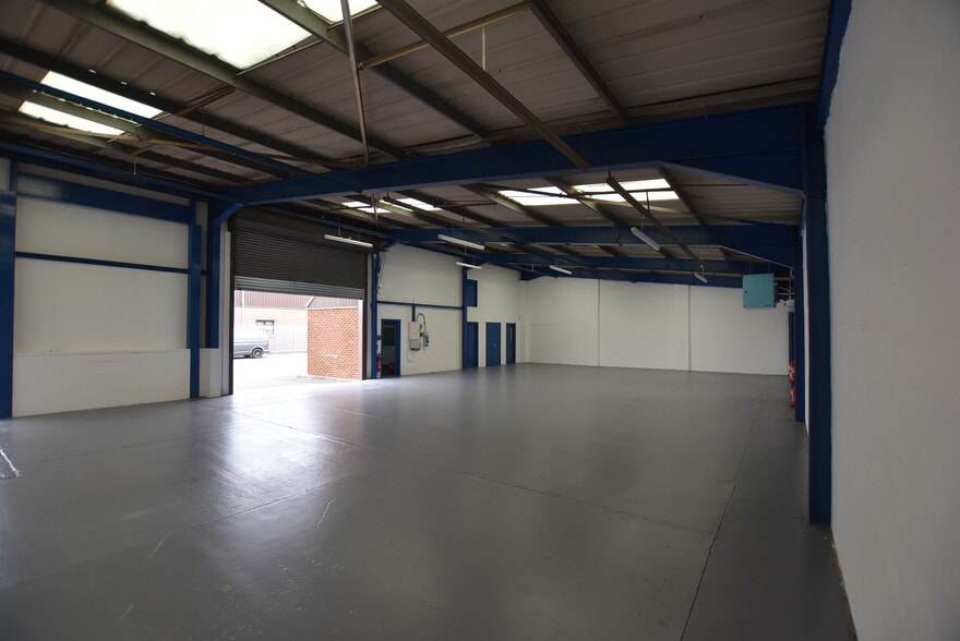 Lochlands, Larbert to rent - Interior Photo - Image 2 of 5