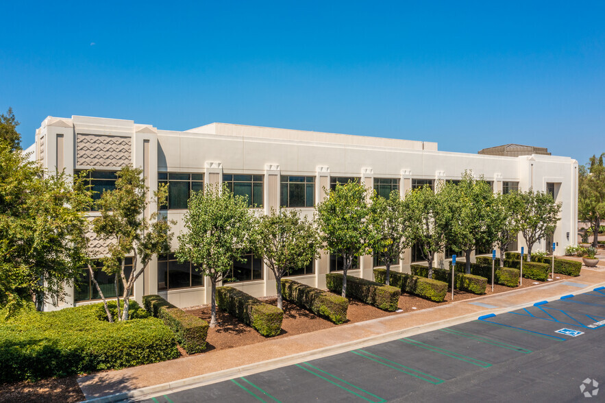 800 Corporate Dr, Ladera Ranch, CA for rent - Building Photo - Image 3 of 21