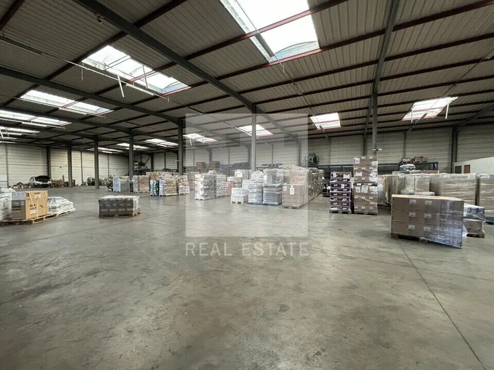 Light Industrial in Corbas to rent Building Photo- Image 1 of 12