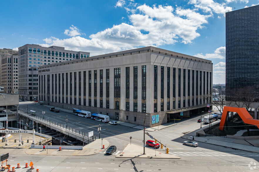 1500 W 3rd St, Cleveland, OH for rent - Building Photo - Image 3 of 17