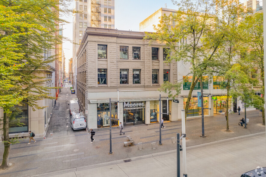 524-526 Granville St, Vancouver, BC for rent - Building Photo - Image 1 of 5