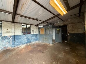 Scot Ln, Bolton to rent Interior Photo- Image 2 of 2