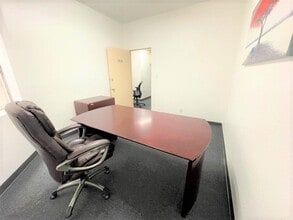 900-932 S San Pedro St, Los Angeles, CA to rent Building Photo- Image 1 of 8