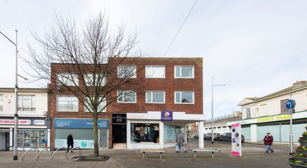 153-157 London Rd N, Lowestoft for sale - Interior Photo - Image 2 of 3