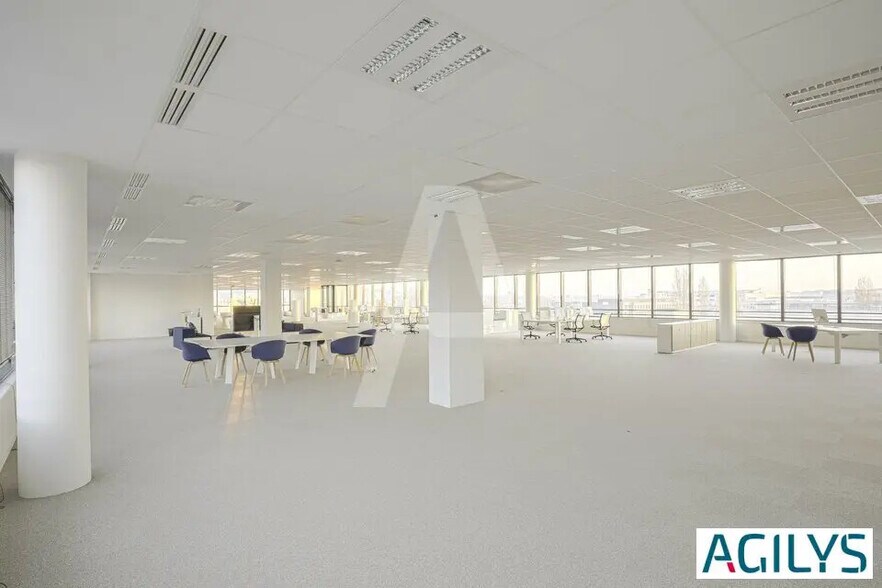 Office in Massy to rent - Building Photo - Image 2 of 16