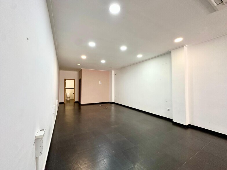 Retail in L'Alcúdia, Valencia to rent - Building Photo - Image 2 of 13