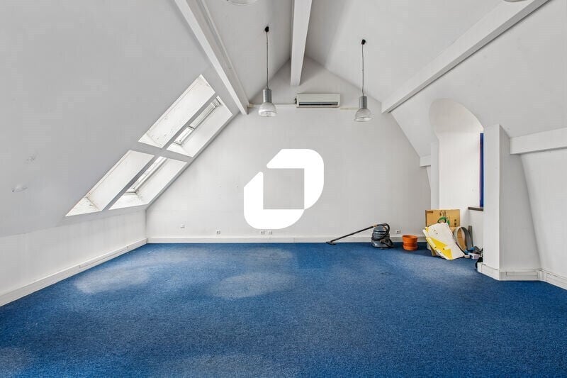 Office in Paris for sale - Building Photo - Image 2 of 12