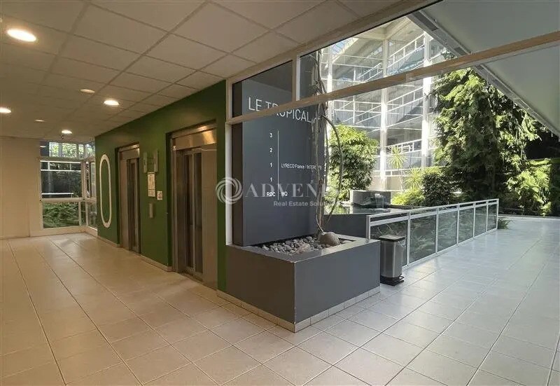 Office in Villepinte to rent Building Photo- Image 1 of 9