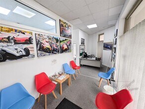 Sir Thomas Longley Rd, Rochester to rent Interior Photo- Image 2 of 7