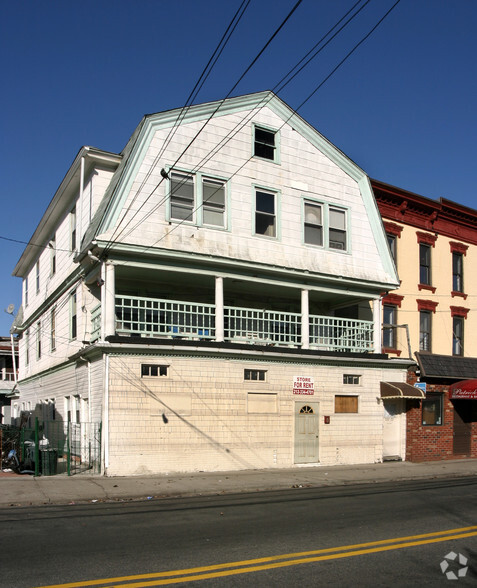 112-22 Rockaway Beach Blvd, Rockaway Park, NY for sale - Primary Photo - Image 1 of 1